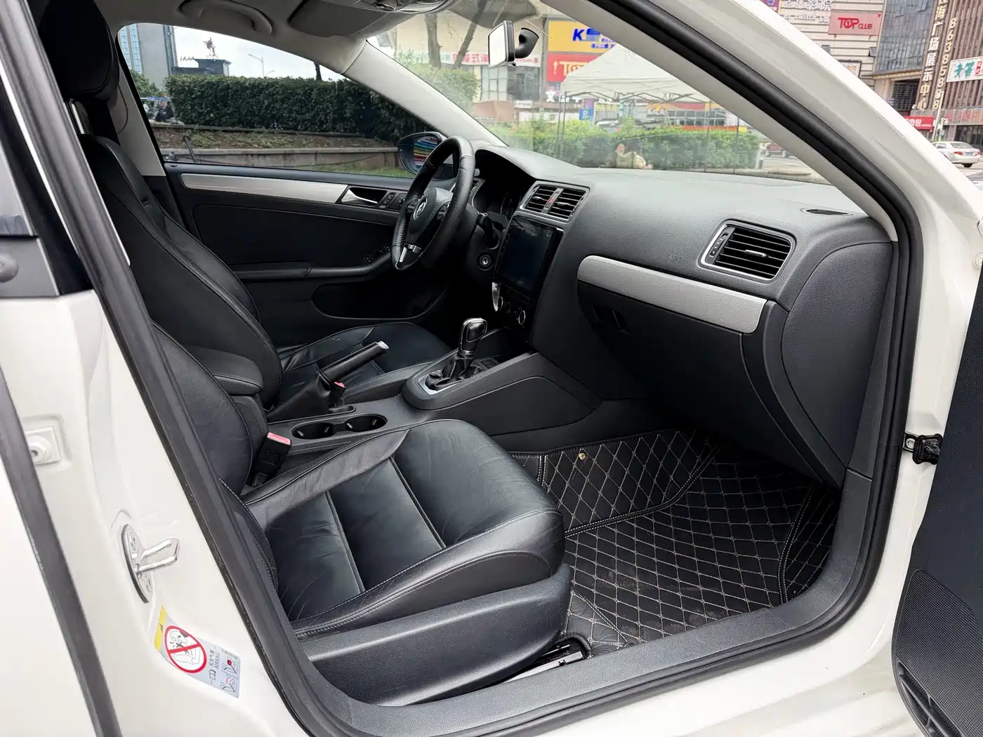 Photo 9 - Volkswagen Sagitar