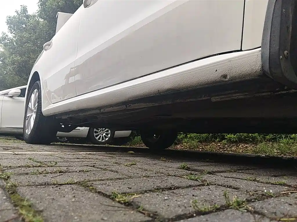 Volkswagen Lavida 2017 1.6L Automatic Comfort Edition фото 21