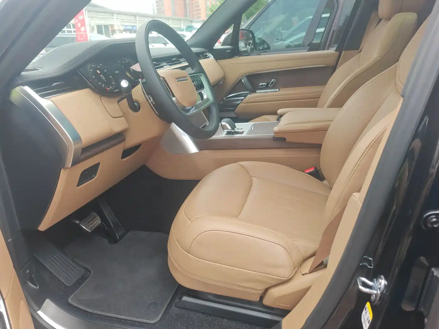 Land Rover Range Rover 2025 3.0 L6 400PS Flourishing Era Extended Wheelbase 7-Seater фото 5
