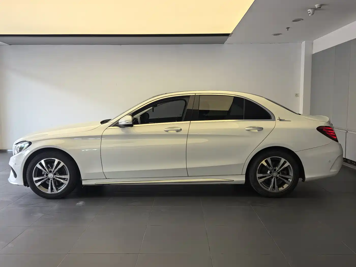 Mercedes-Benz C-Class 2016 C 200 L Sport фото 3