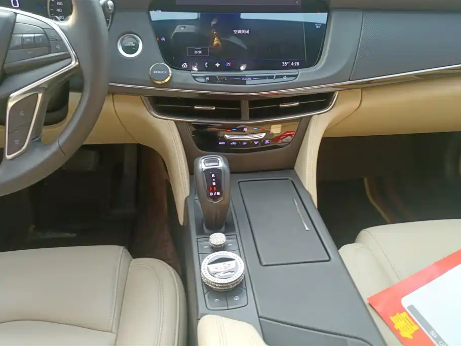 Cadillac CT6 2019 28T Fashion Model фото 16