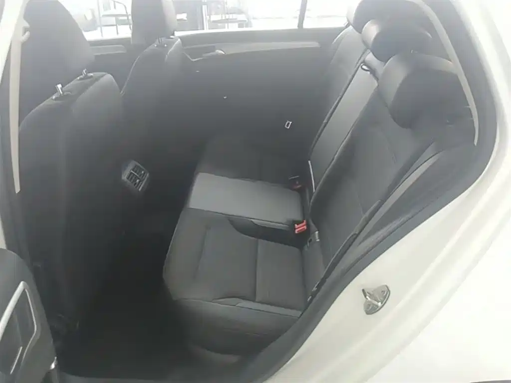 Volkswagen Golf 2018 230TSI Automatic Comfort фото 17