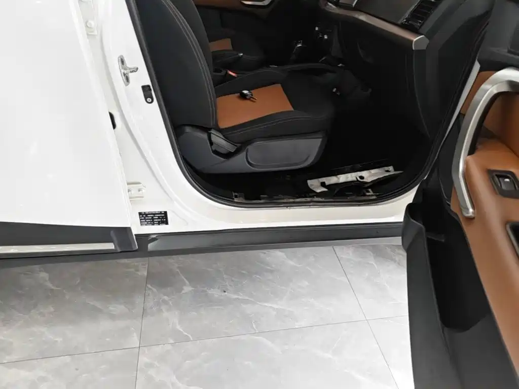 JAC Motors Refine S3 2015 2014 1.5L CVT Luxury
