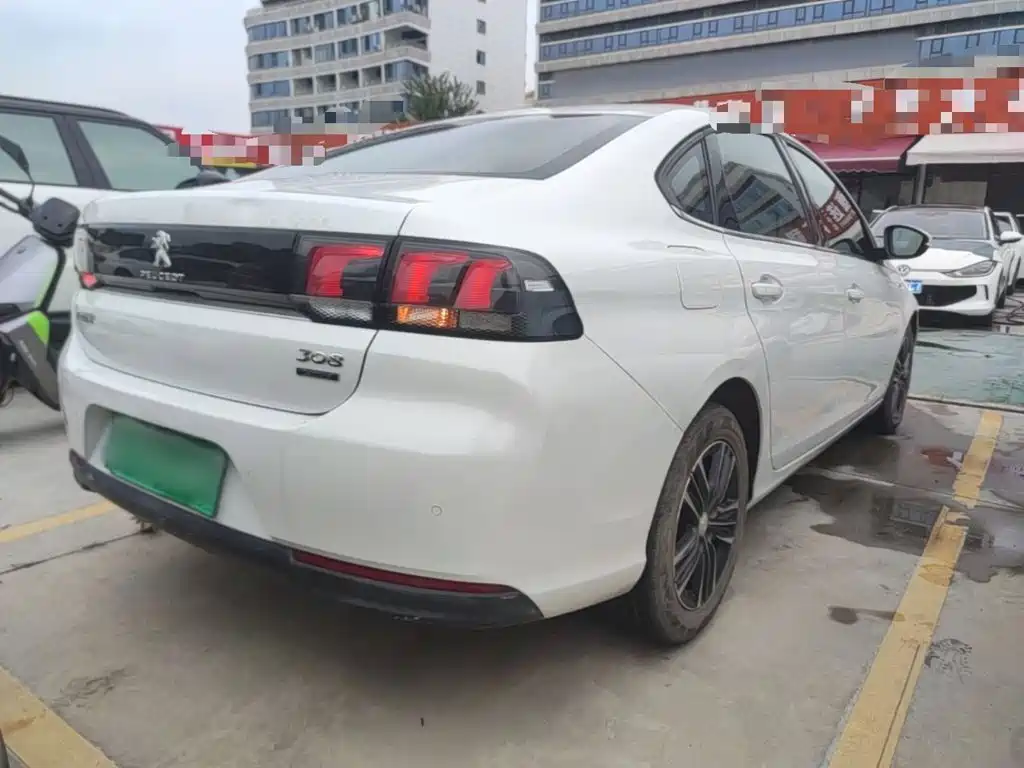 Фото 7 - Peugeot 308