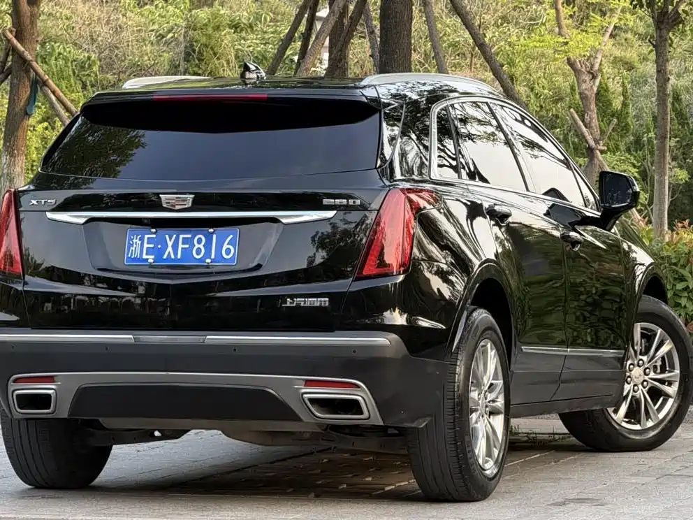 Фото 9 - Cadillac XT5