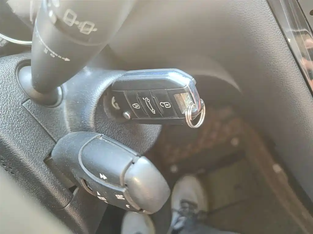 Peugeot 3008 2015 2.0L Automatic Trend Edition фото 9