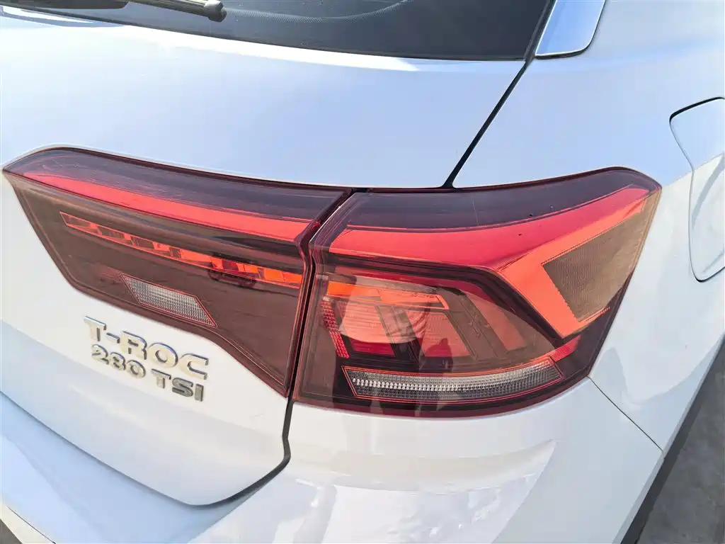 Volkswagen T-ROC 2018 280TSI DSG 2WD Comfort (China V) фото 11