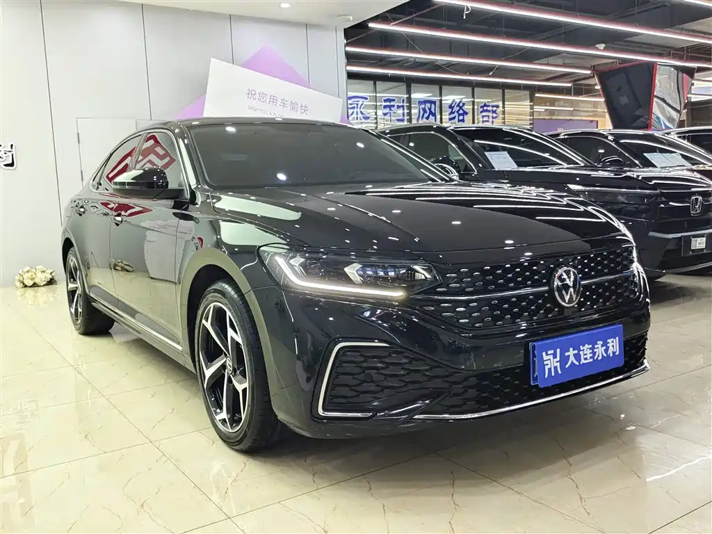 Volkswagen Passat 2024 380TSI Starlight Dragon Soaring Edition фото 3