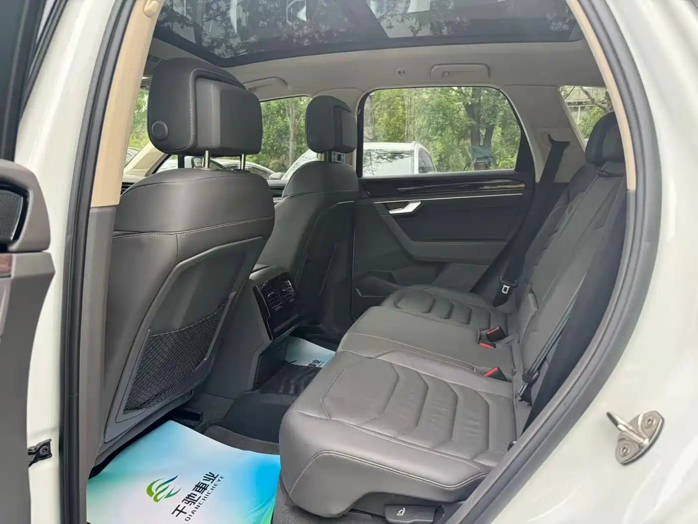 Volkswagen Touareg 2019 2.0TSI Sharp Wing Edition China VI фото 8