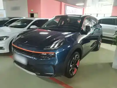 Lynk & Co 06
