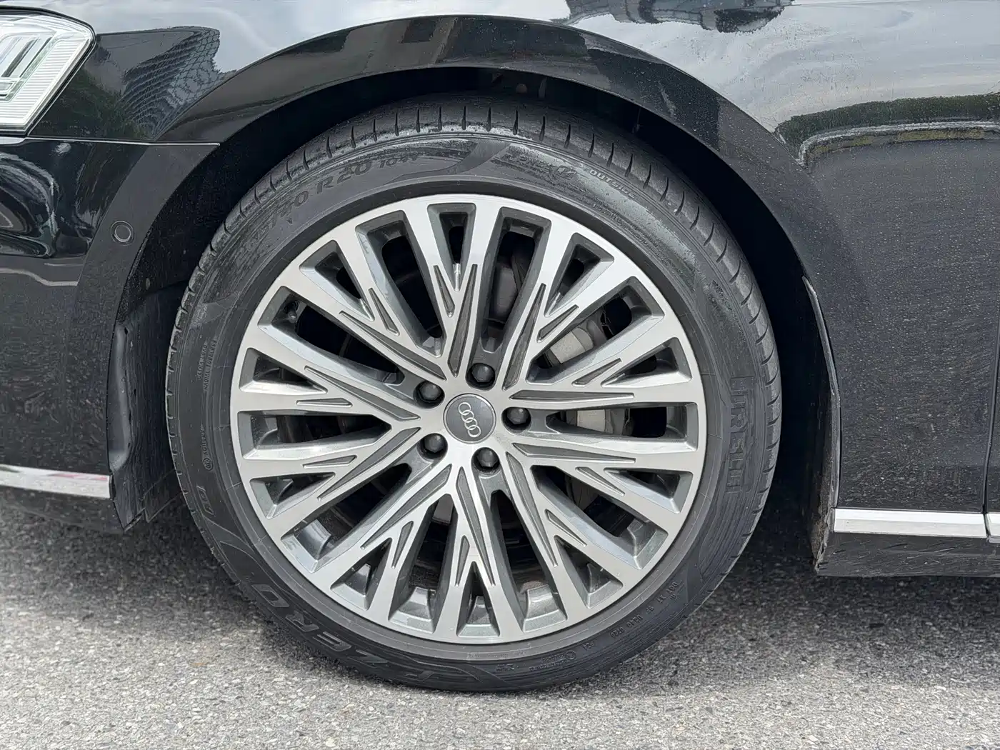 Фото 4 - Audi A8