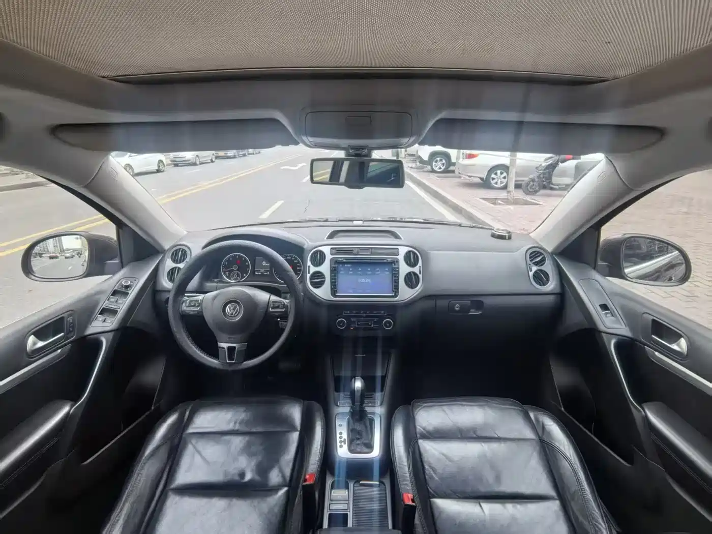 Volkswagen Tiguan 2012 2.0TSI Comfort фото 7