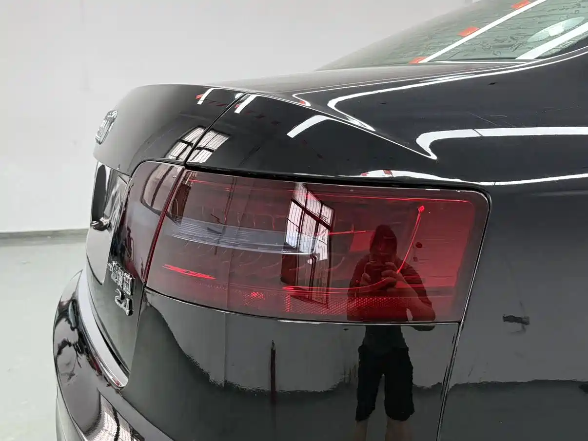 Фото 11 - Audi A6L