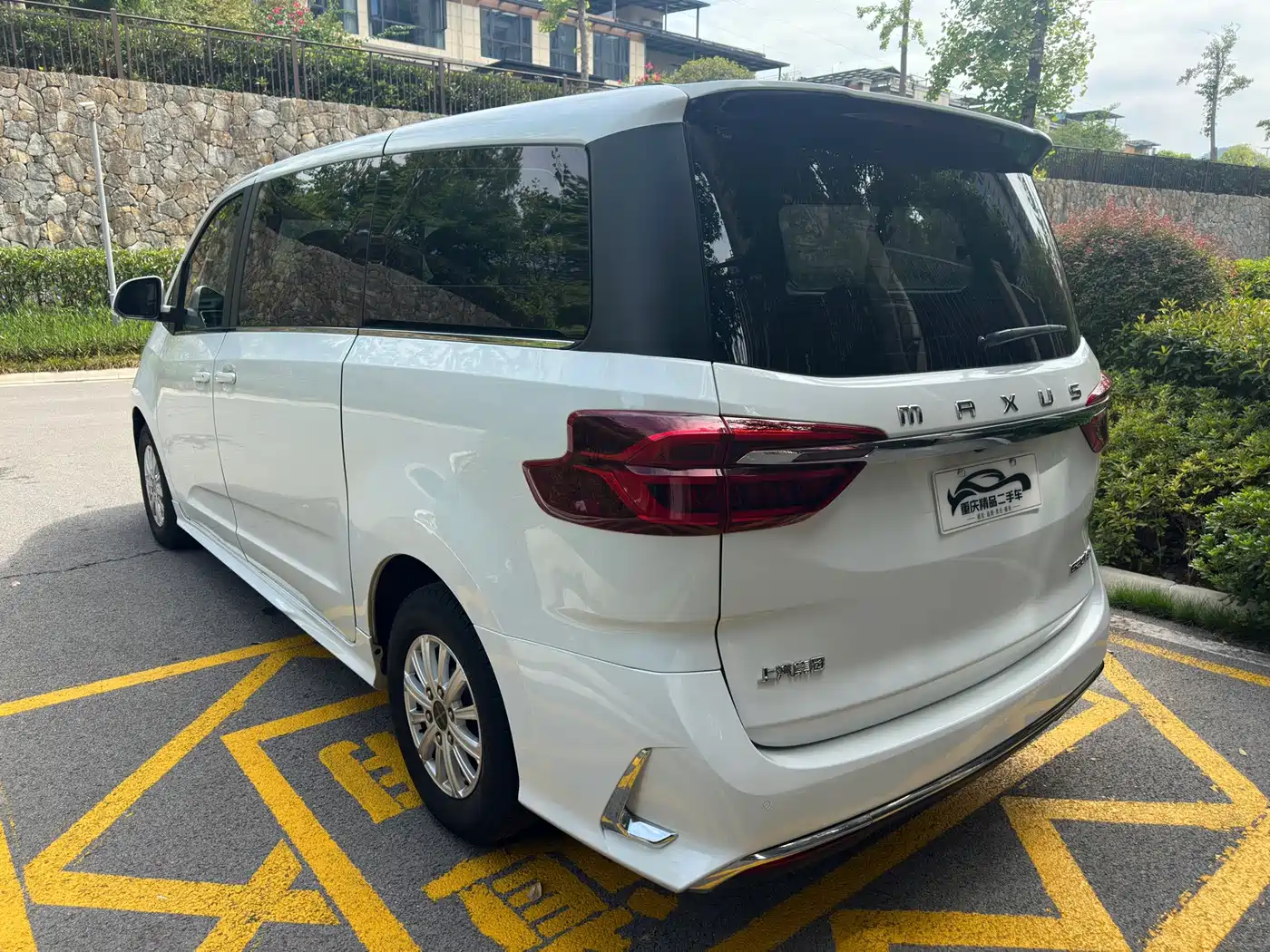 SAIC Maxus Maxus G20 2023 2023 PLUS 2.0T Gasoline Automatic Luxury Edition