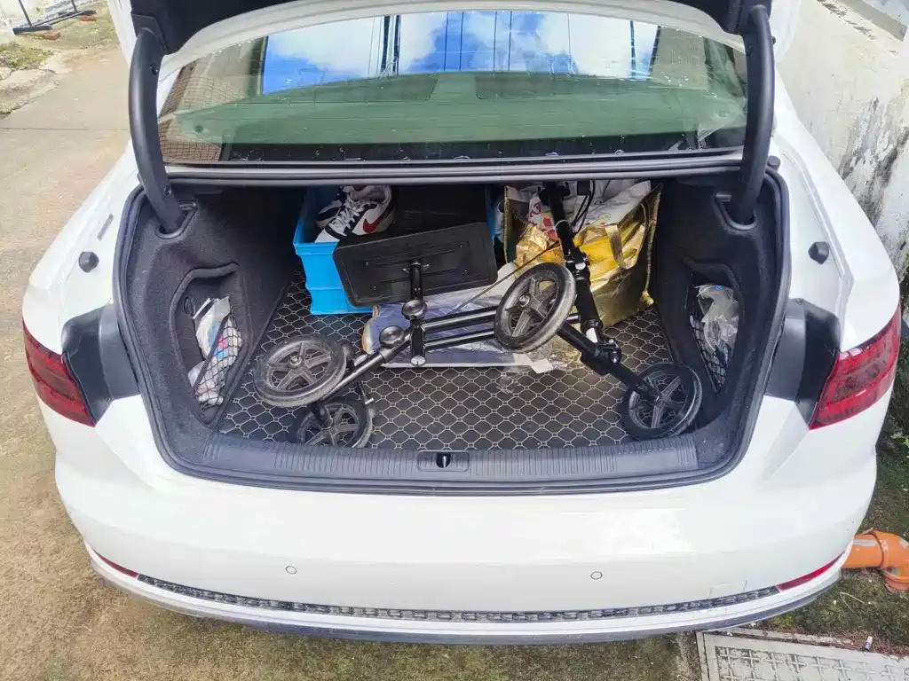 Photo 5 - Audi A4L