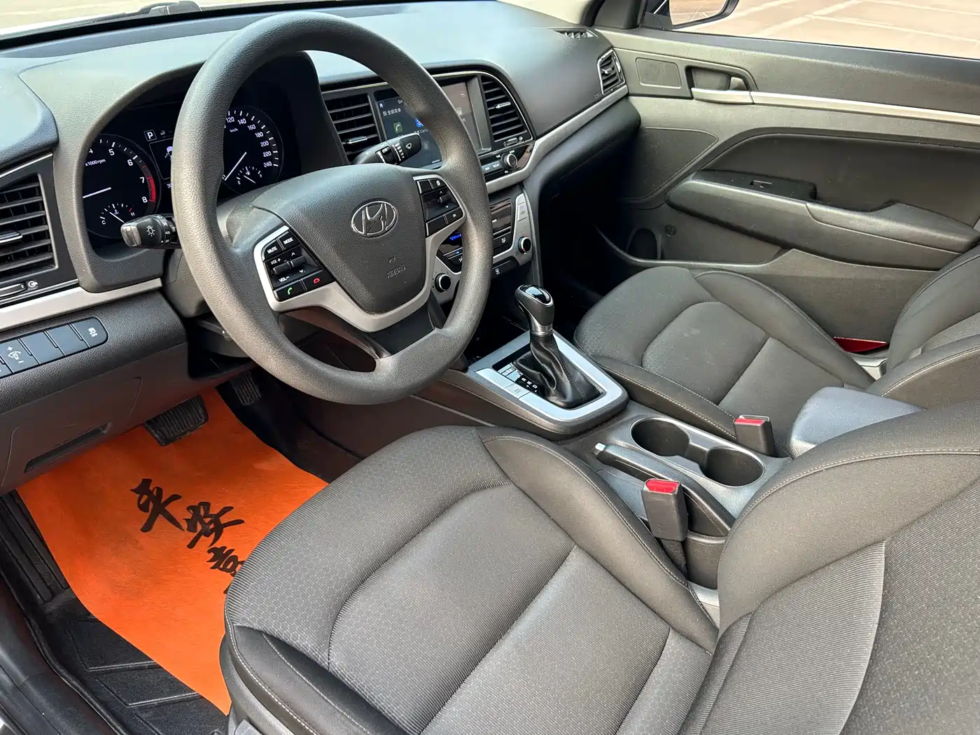 Hyundai Elantra 2016 Model 1.6L Automatic Smart Elite фото 10