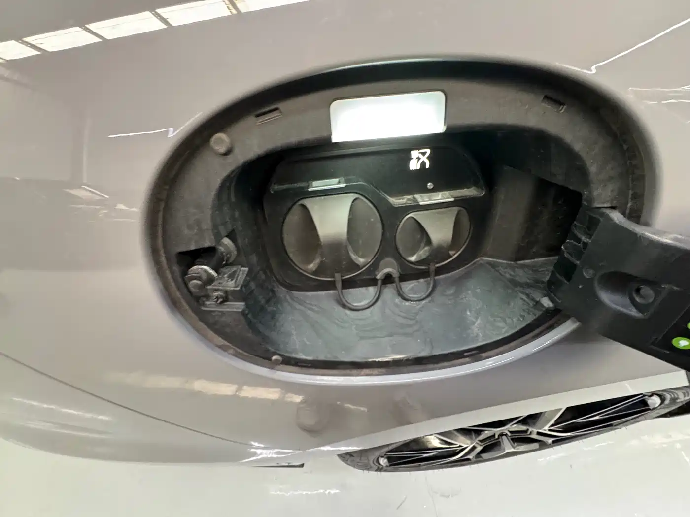 BYD Han 2025 DM-i Smart Driving Edition 125KM Honor фото 30