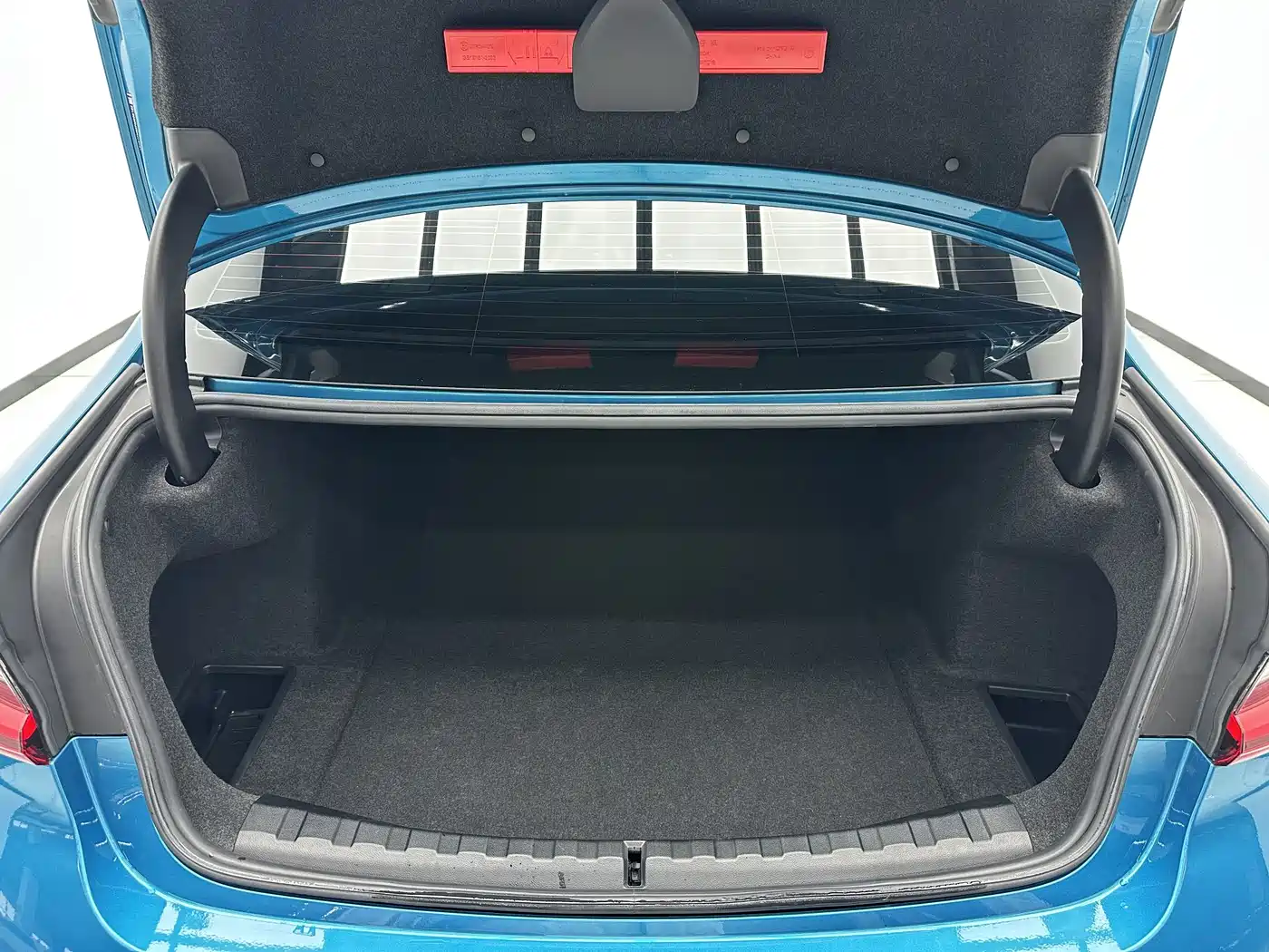 BMW 3 Series 2023 320Li M Sport Package фото 16