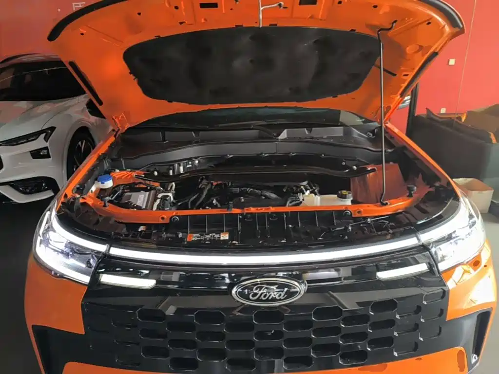 Фото 20 - Ford Explorer