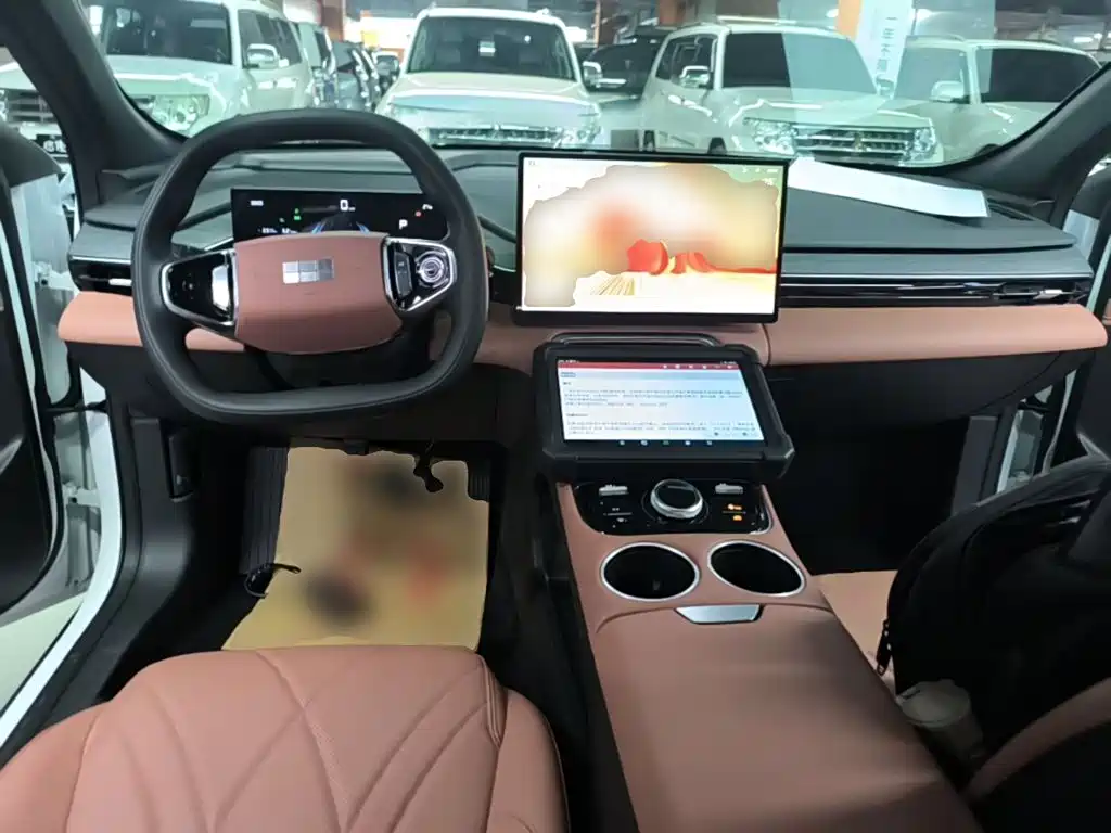 Geely Galaxy Galaxy L6 2025 2025 EM-i 60km Voyage Edition