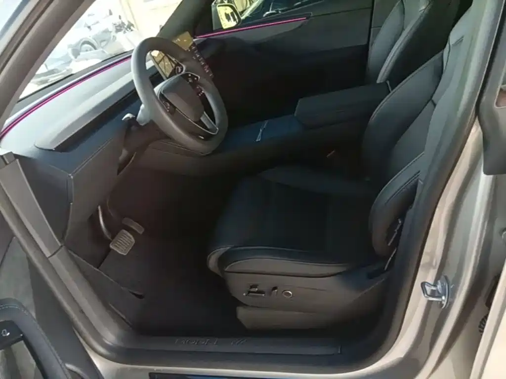 Tesla Model Y L 2026 2025 Facelift Long Range AWD