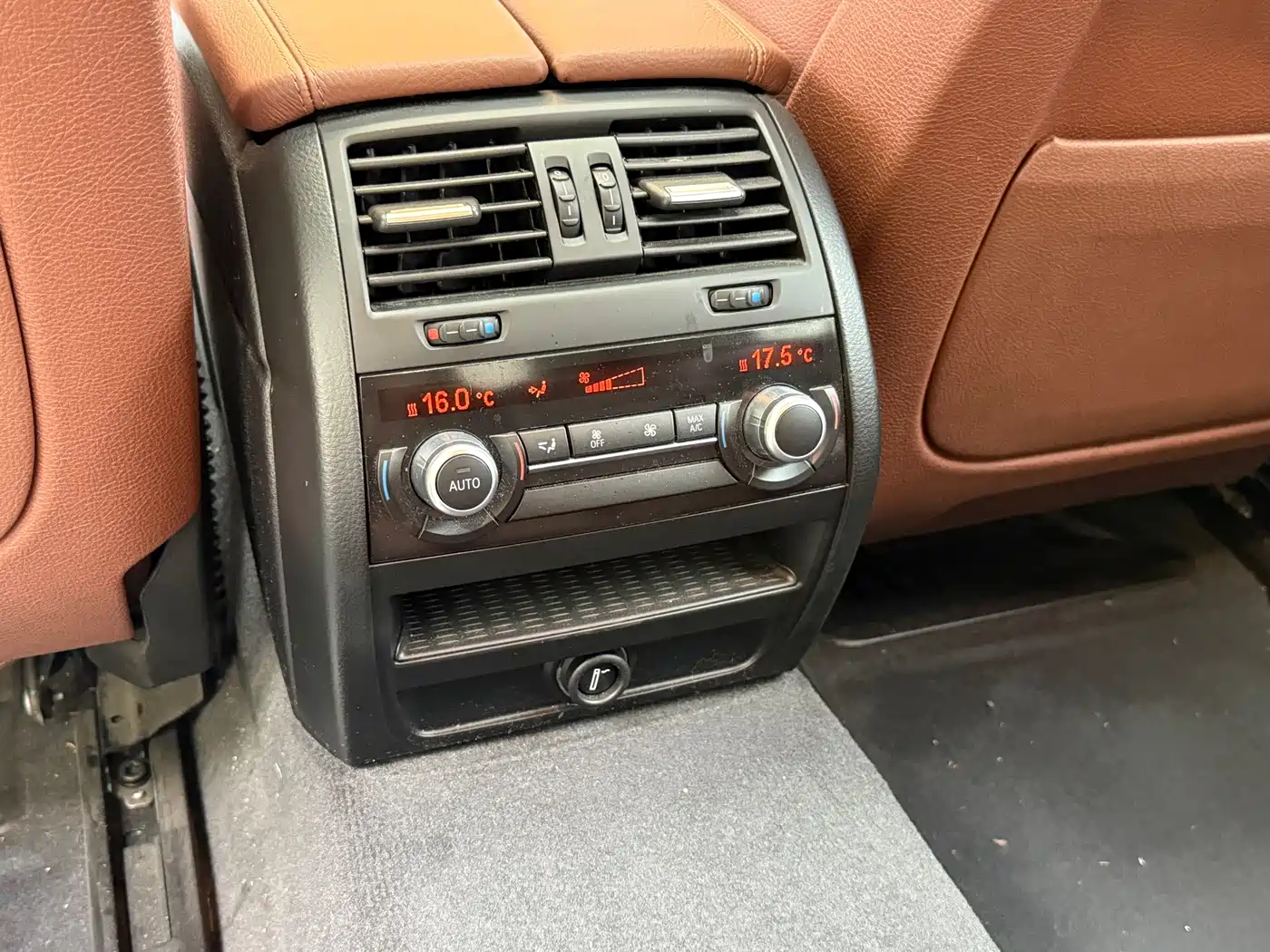 BMW 5 Series 2014 528Li Leading Edition фото 6