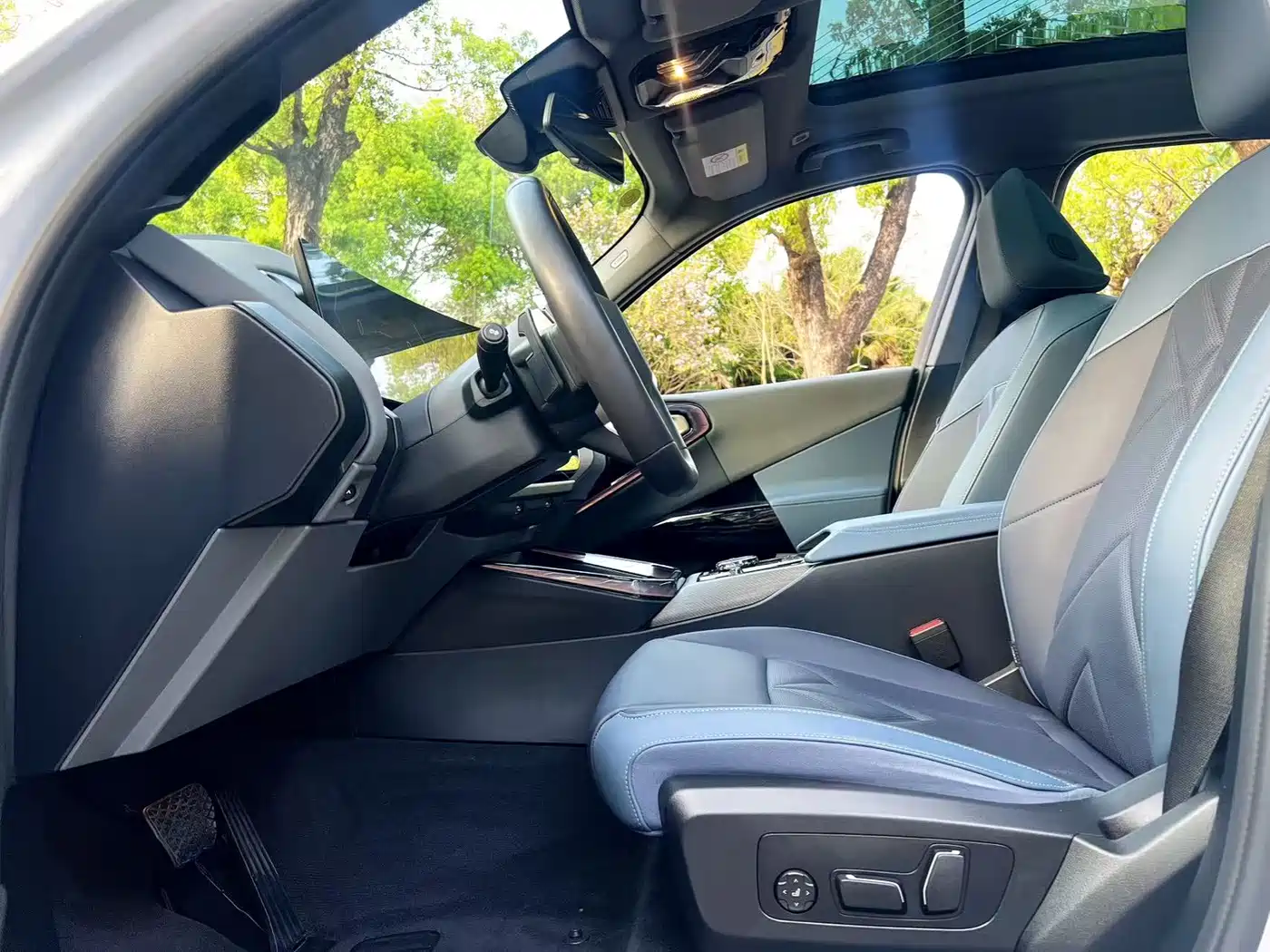 BMW X3 2025 xDrive30L Premium Model M Sport Black Package фото 6