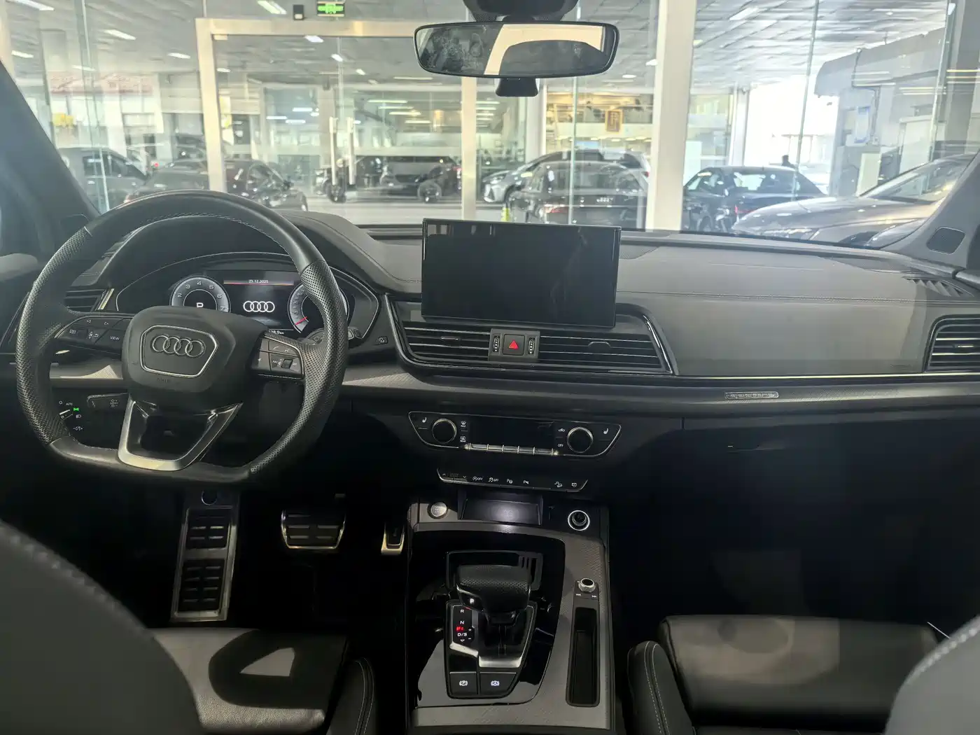 Audi Q5L 2024 Model 45 TFSI Luxury Dynamic фото 10