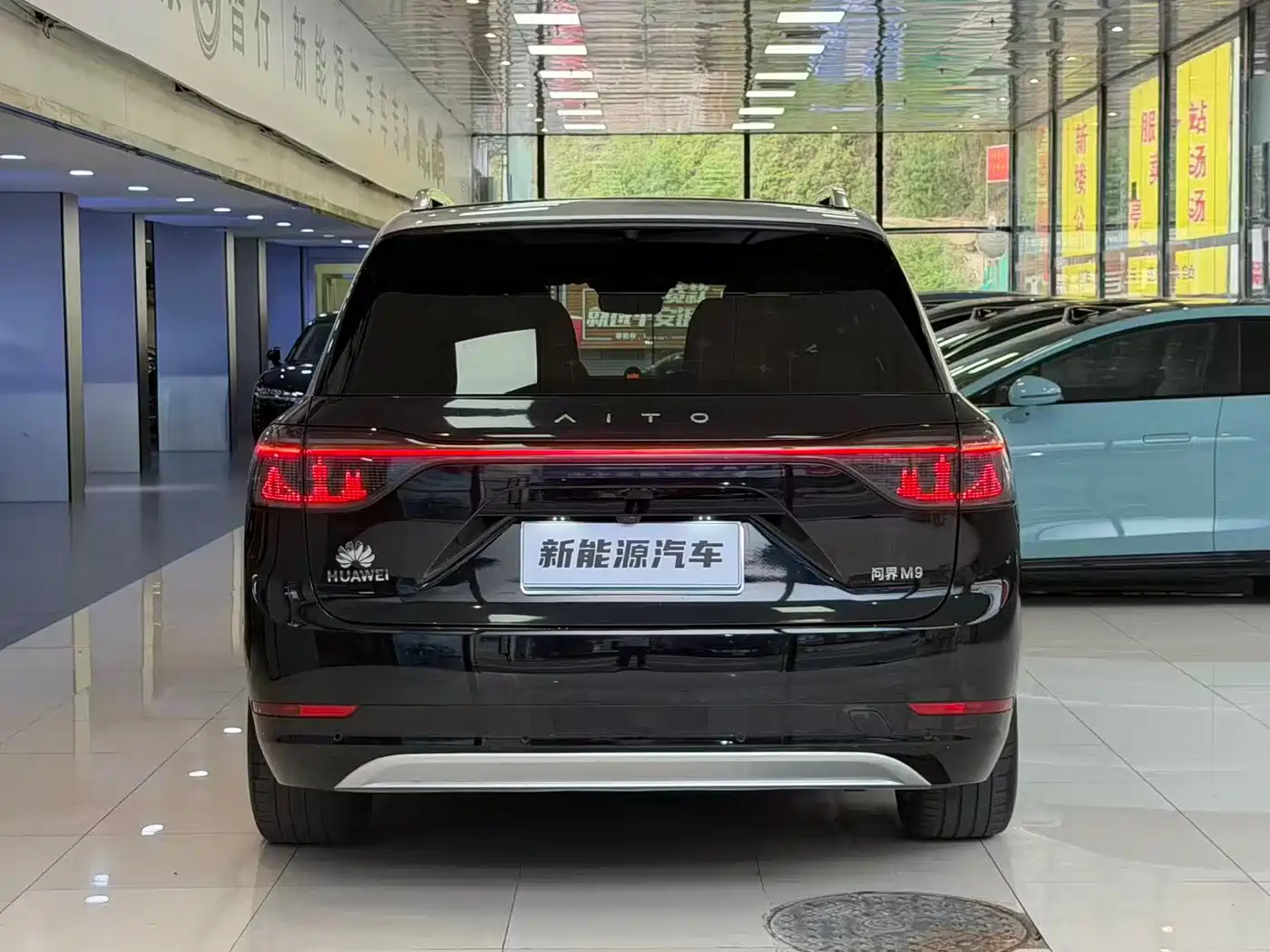 AITO Wenjie AITO M9 2024 Extended Range Ultra 42kWh 6-Seater фото 4