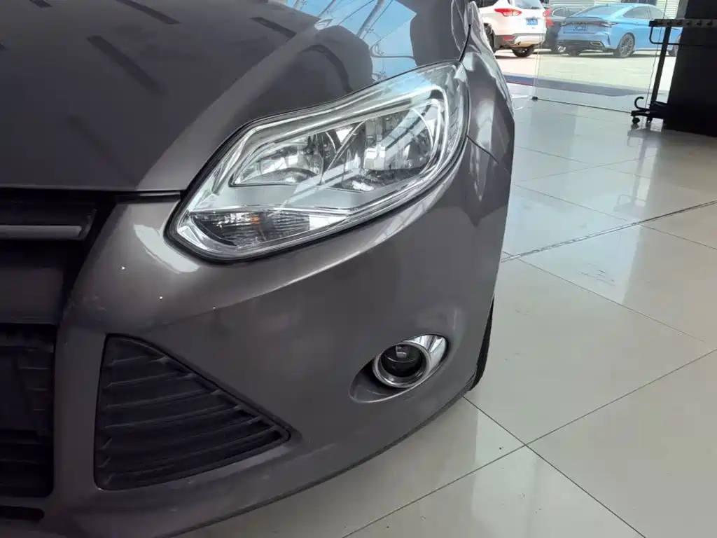 Фото 24 - Ford Focus