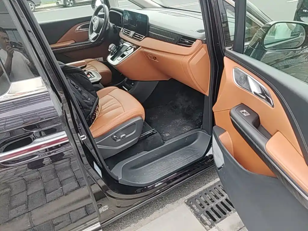Hongqi HQ9 PHEV 2024 2024 Model 2.0T AWD Business Edition