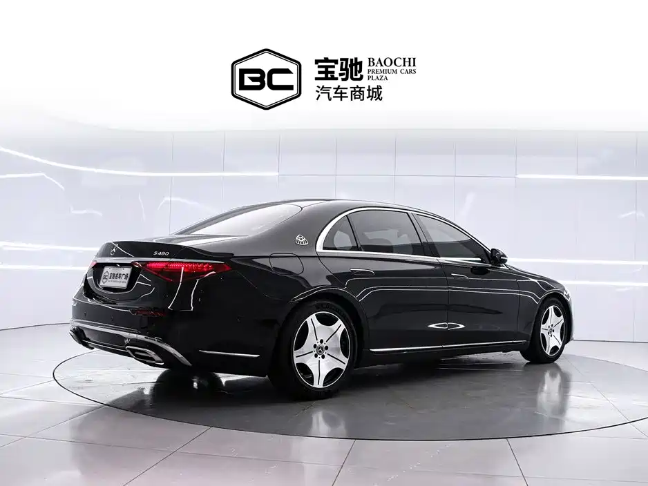 صورة 3 - Mercedes-Benz S-Class