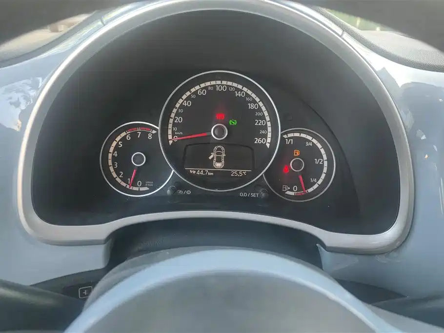 Volkswagen Beetle 2014 1.2TSI Fashion Edition фото 14