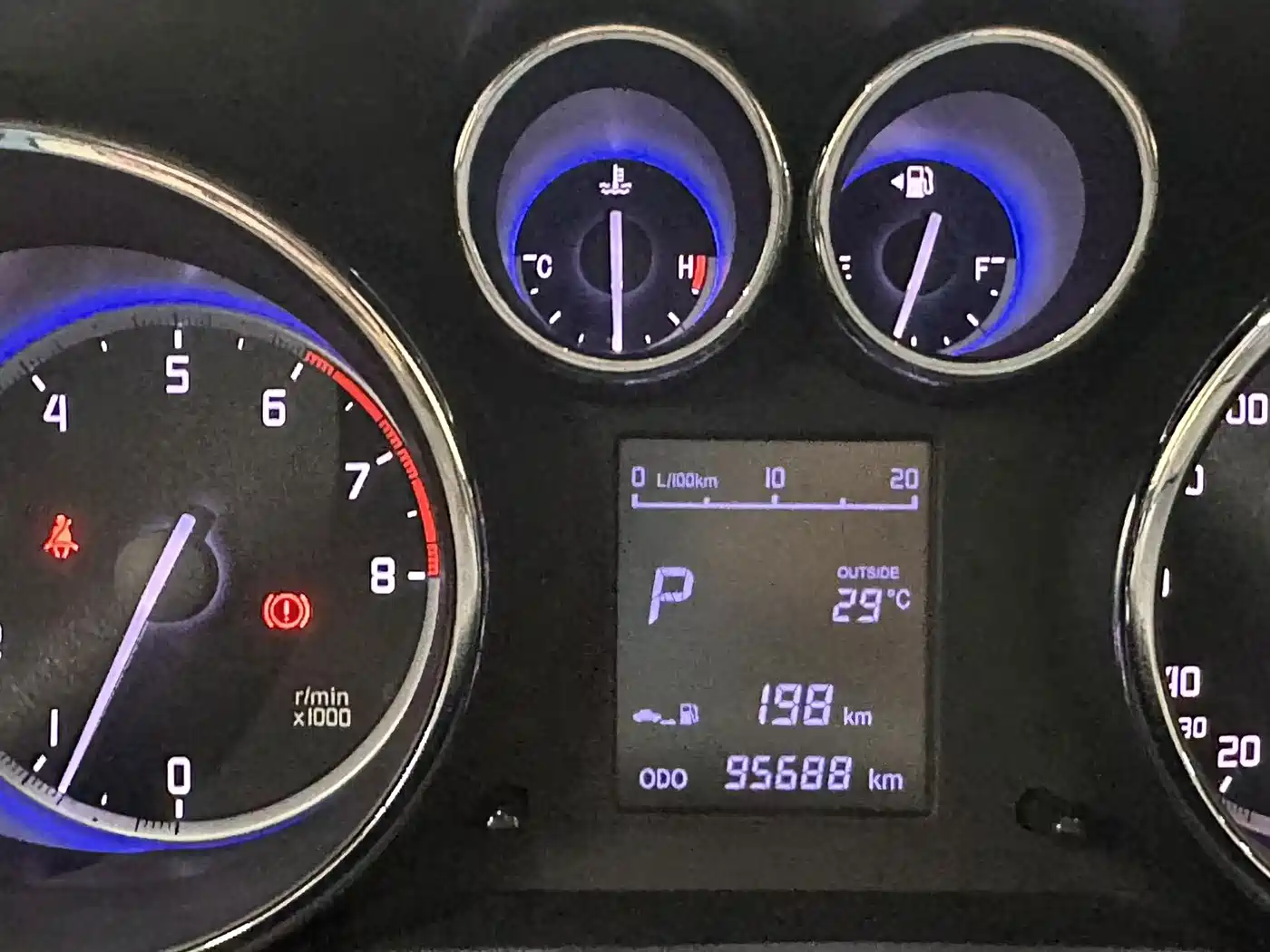 Фото 7 - Changan CS35