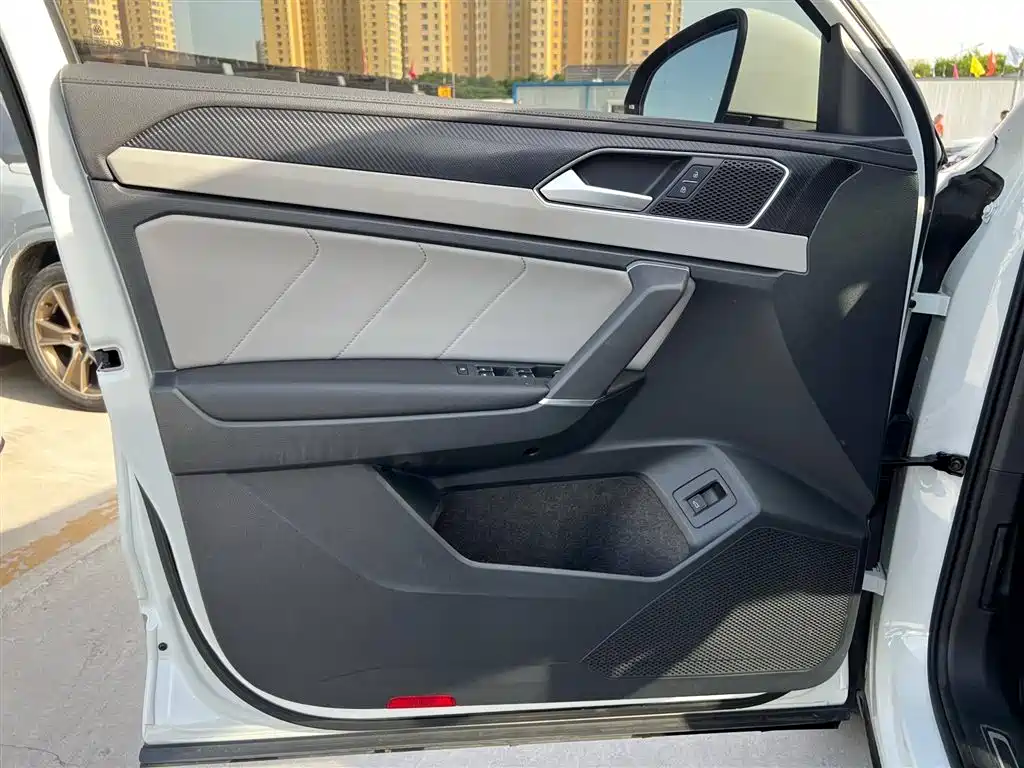 Volkswagen Tayron 2023 280TSI 2WD Luxury Plus Advanced Edition фото 9