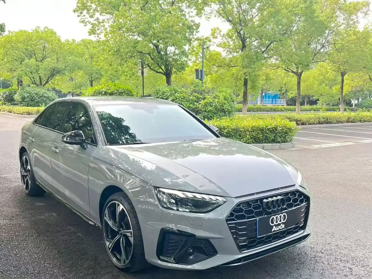  Audi Audi A4L 2025 2 Million Celebration Edition 40 TFSI Luxury Dynamic B&O Starlight Night Edition