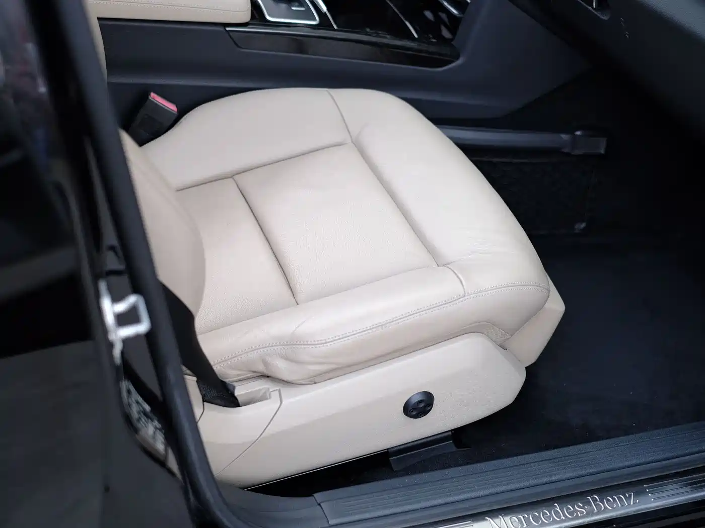 Mercedes-Benz E-Class 2011 E 300 L Fashion Premium фото 40