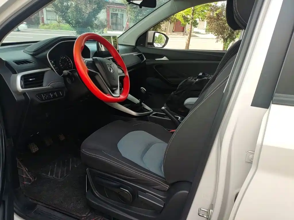 Baojun 530 2019 2019 1.5T Manual Elite 7-Seater China VI
