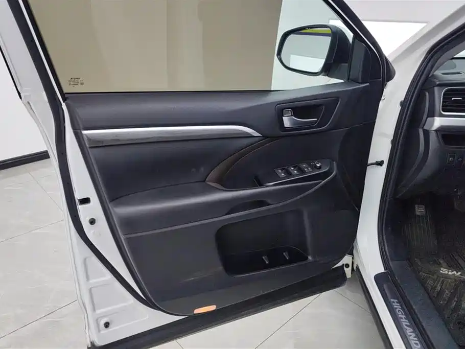 Toyota Highlander 2021 2.0T AWD Premium 7-Seater фото 7