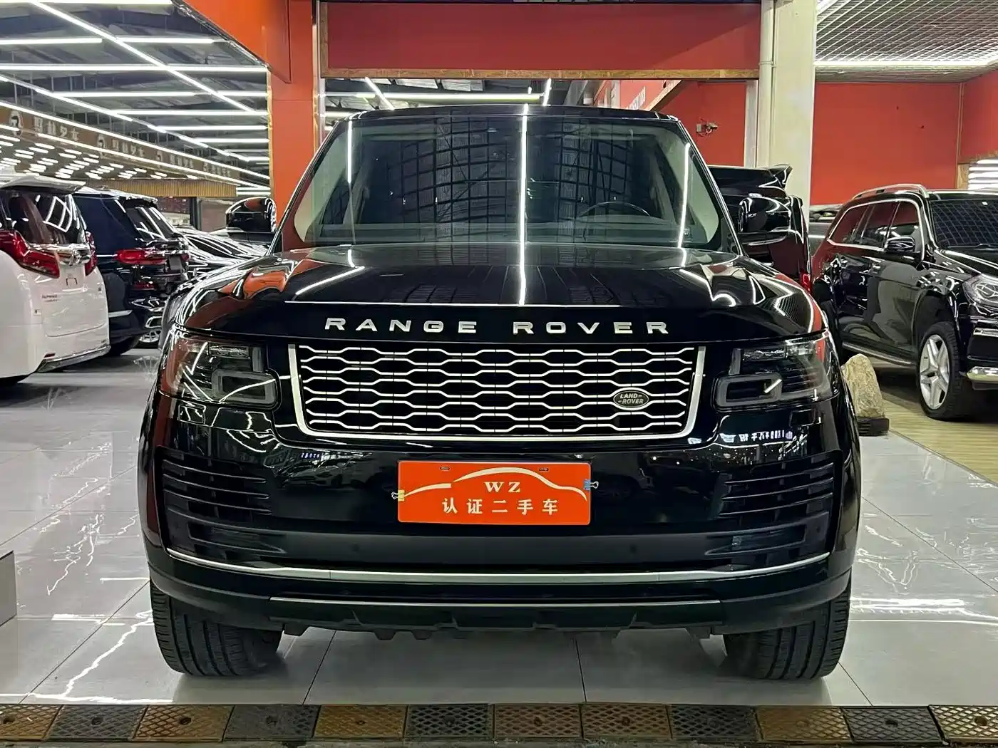 Land Rover Range Rover 2018 3.0 SC V6 Vogue Heritage Extended Edition фото 2