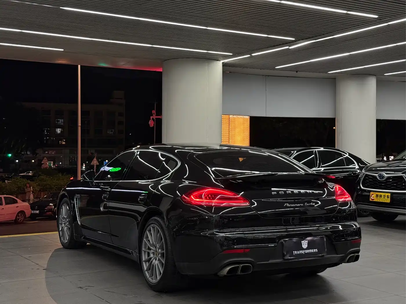 Фото 3 - Porsche Panamera