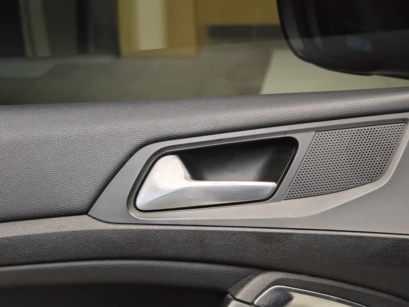Peugeot 408 2015 Model 1.2T Automatic Luxury Edition фото 9