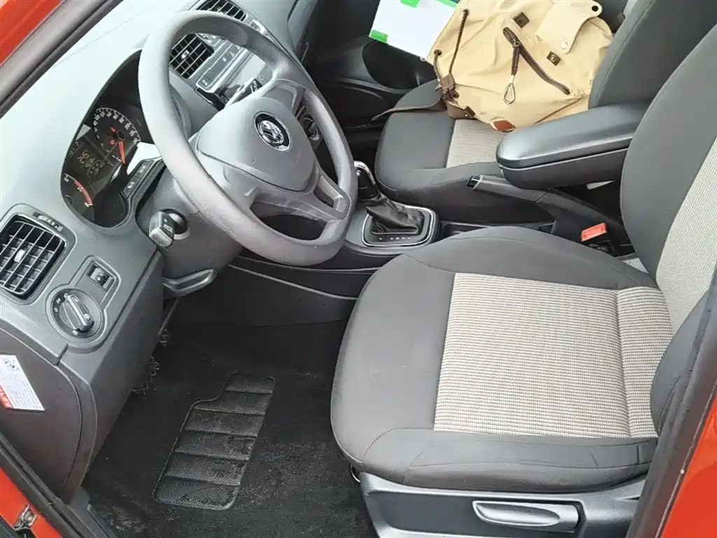 Volkswagen Polo 2018 1.5L Auto Safe Drive фото 15
