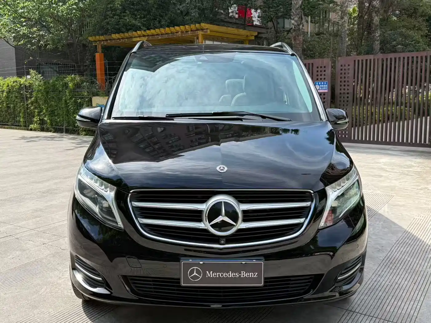 Mercedes-Benz V-Class 2018 V 260 L Premium Long Wheelbase Edition China VI фото 3