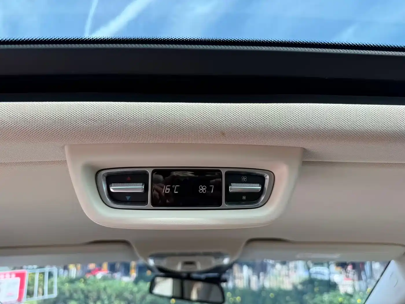 Mercedes-Benz V-Class 2018 V 260 L Premium Long Wheelbase Edition China VI фото 18