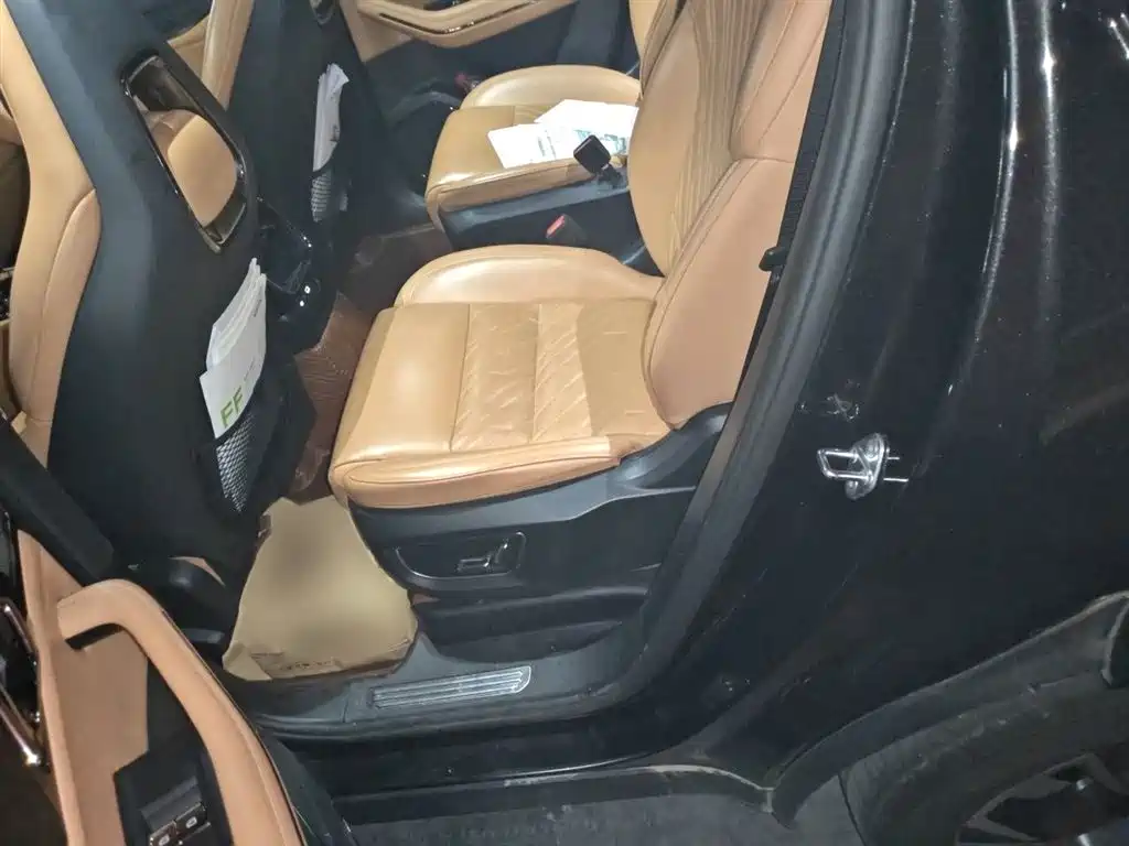 Lynk & Co 09 EM-P 2021 2.0T PHEV Halo 6-seater фото 14