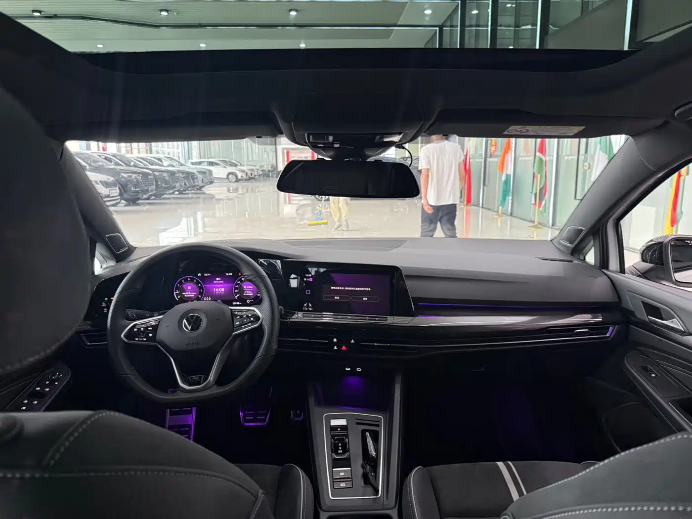 Volkswagen Golf 2021 280TSI DSG R-Line фото 19