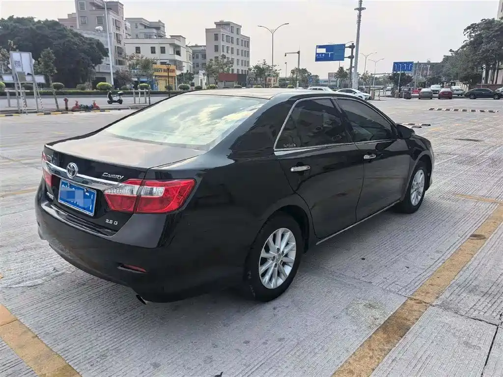 Toyota Camry 2012 2.5G Luxury Edition фото 4