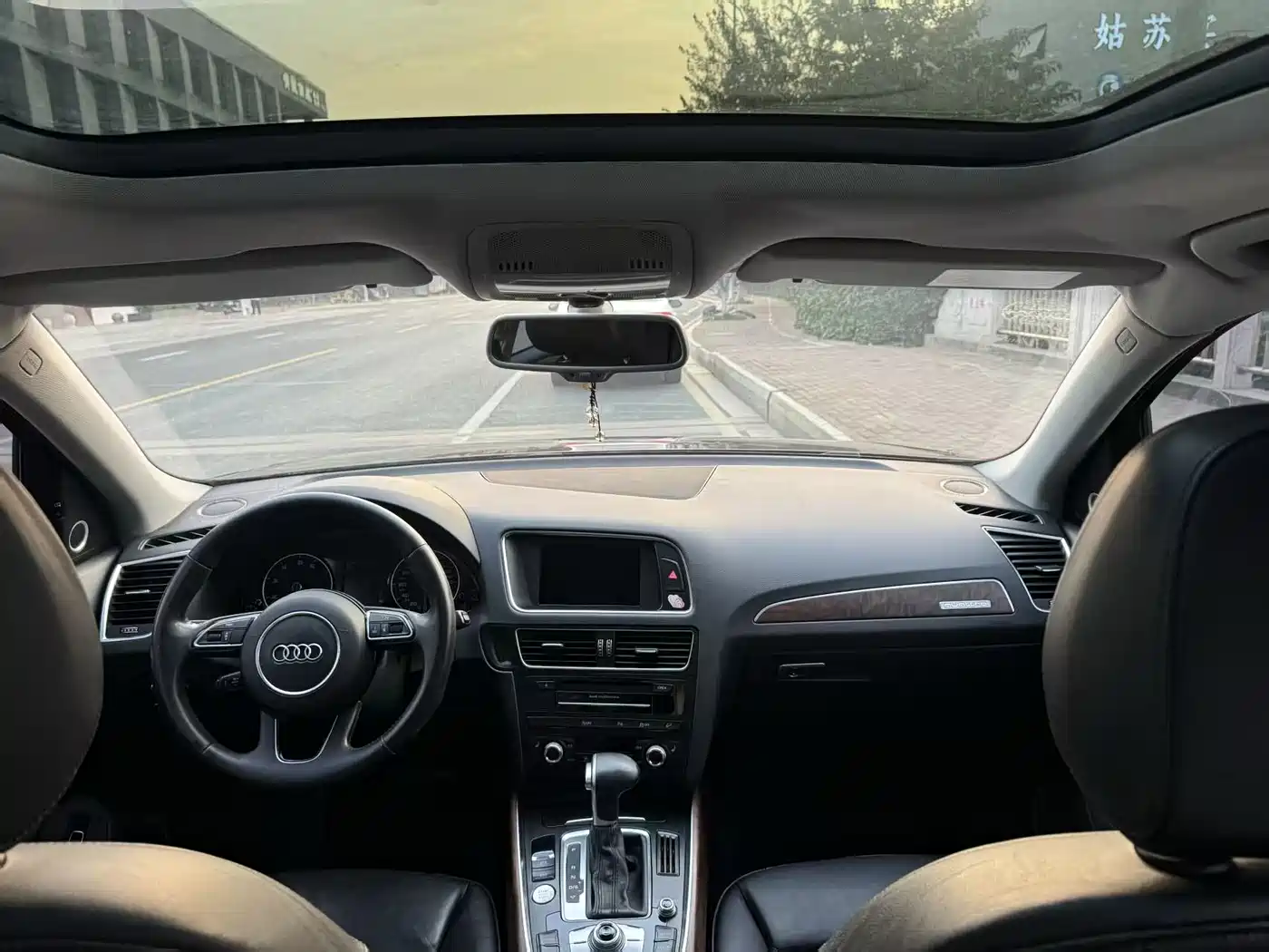 Audi Q5 2015 40 TFSI Technology фото 12