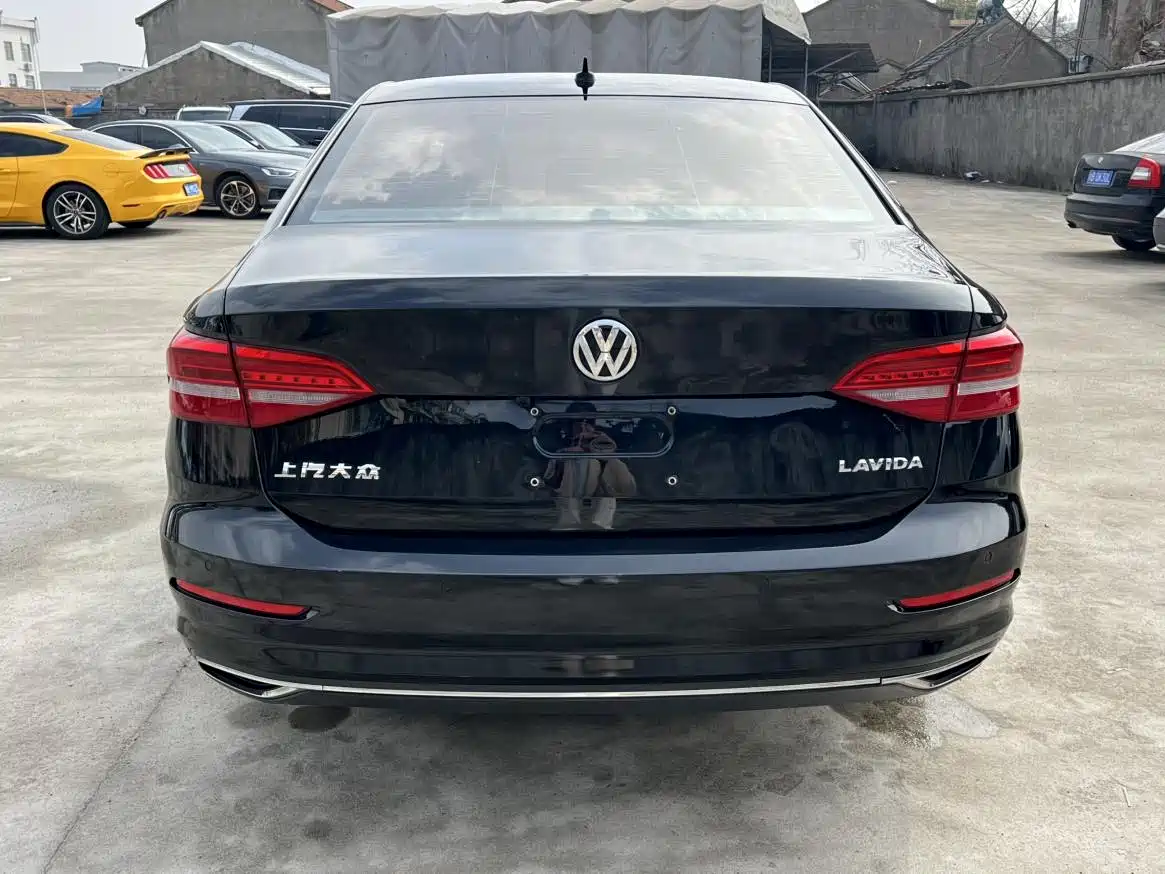 Volkswagen Lavida 2021 1.5L Auto Comfort Edition фото 13